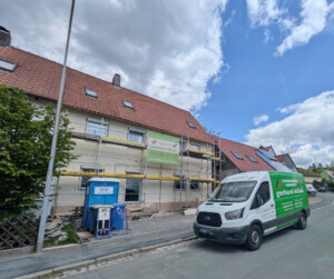 Projekt 78:<br> Fassadenrenovierung Wohnhaus mit Nebengebäude