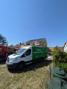 Projekt 123:<br> Fassadenarbeiten Neubau Holzhaus Hand – in – Hand – Werker Mittelfranken