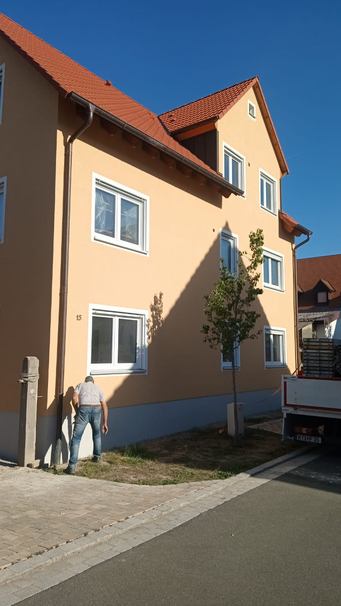 Projekt-136-Fassadenverputzarbeiten-Wohnhausneubau-Mehrfamilienhaus-1